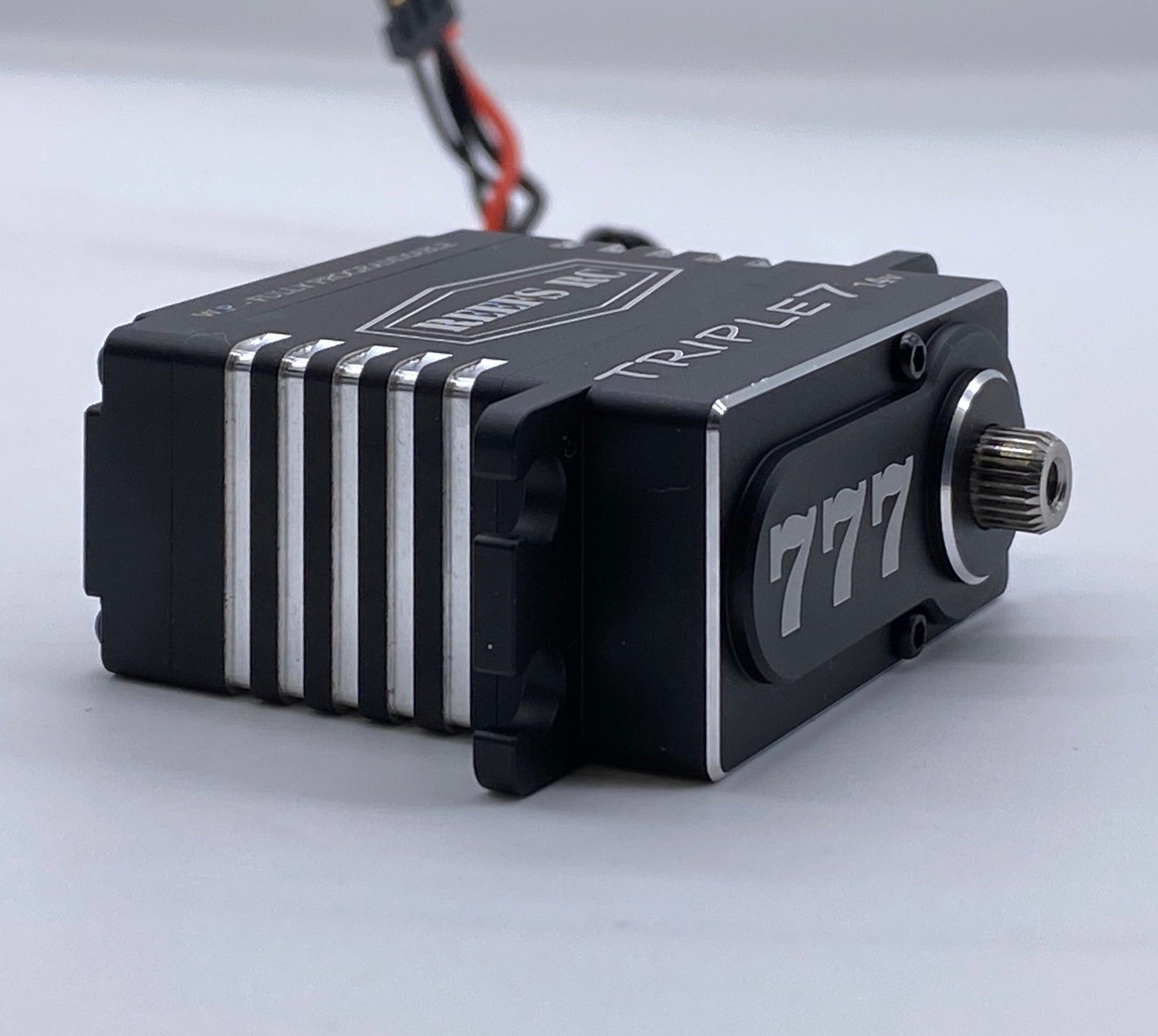 Reefs RC Triple7 Direct Power Brushless Servo (14v)